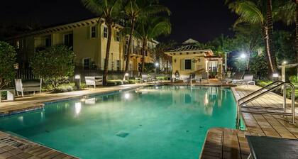 Modern Luxury Townhome near Beach/Golf/Boating