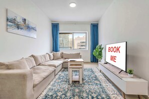 TV - Free housekeeping visits during your stay - StayShort - Chic 1BR in Dubai Marina Sleeps 2 (Dubai Marina)