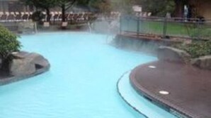 Pool - Harrison Lake Pets Welcome-3BR Penthouse Suite (Harrison Hot Springs)