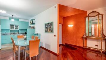 Departamento, balcón | Restaurantes