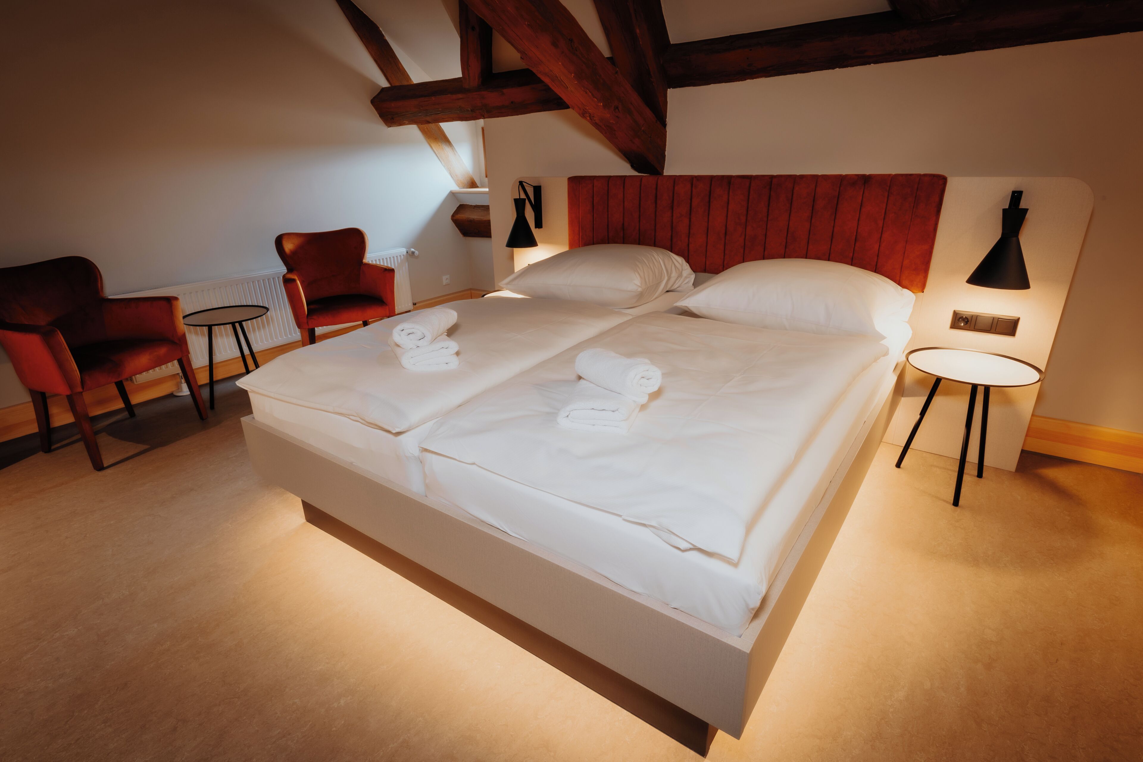 Quarto casal | Escrivaninha, espaço de trabalho para notebook, Wi-Fi de cortesia