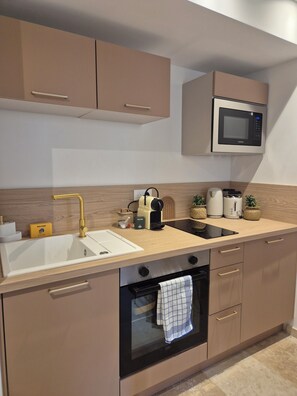 Private kitchen - FRGK Private Townhouse HQ: Studio Deluxe (Cannes)