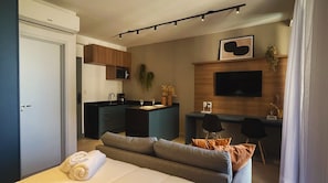 Internet, bed sheets - Studio apartment next to Iguatemi Shopping Mall | Swimming pool and garage (São José do Rio Preto)