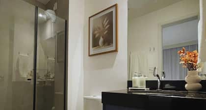 Studio apartment next to Iguatemi Shopping Mall | Swimming pool and garage