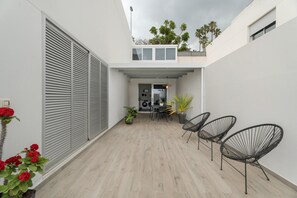 Terrace/patio - Independent Villa in Exclusive Chayofa, Near Los Cristianos and Siam Park (Chayofa)