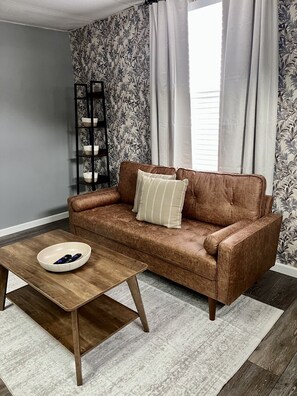 TV - Peaceful Retreat Escape (Saint Charles)
