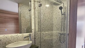 Basic Single Room | Bathroom shower - Roatel Willich (Willich)