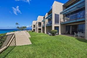Terrace/patio - NEW! Napili Point Maui Oceanfront Stay 1BR - Unit B25 (Lahaina)