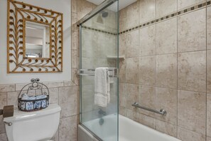 Hair dryer, towels - NEW! Oceanfront 2BR Loft with Sunset Views - Unit C23 (Lahaina)