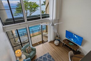 TV, books - NEW! Prime Oceanfront 2BR Loft - Unit C10 (Lahaina)