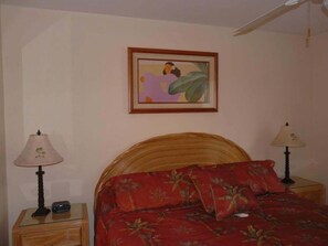 Tabla de planchar con plancha, wifi y ropa de cama 