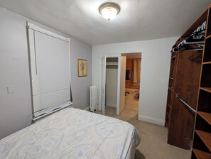 Room - Private Bath - Double room (Harrisburg)