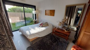 4 bedrooms, iron/ironing board, Internet, bed sheets - Very bright house, sea view over Quiberon bay, beach 100 m away. (Sarzeau)
