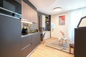 Classic Studio | Private kitchen | Full-size fridge, stovetop, espresso maker, electric kettle - City Pop 2Night Geneva – Self check-in (Geneva)