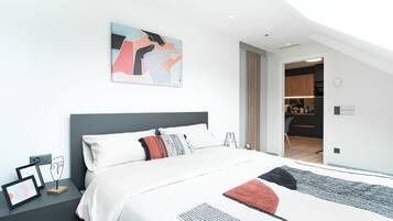 Superior Apartment | Desk, laptop workspace, free WiFi