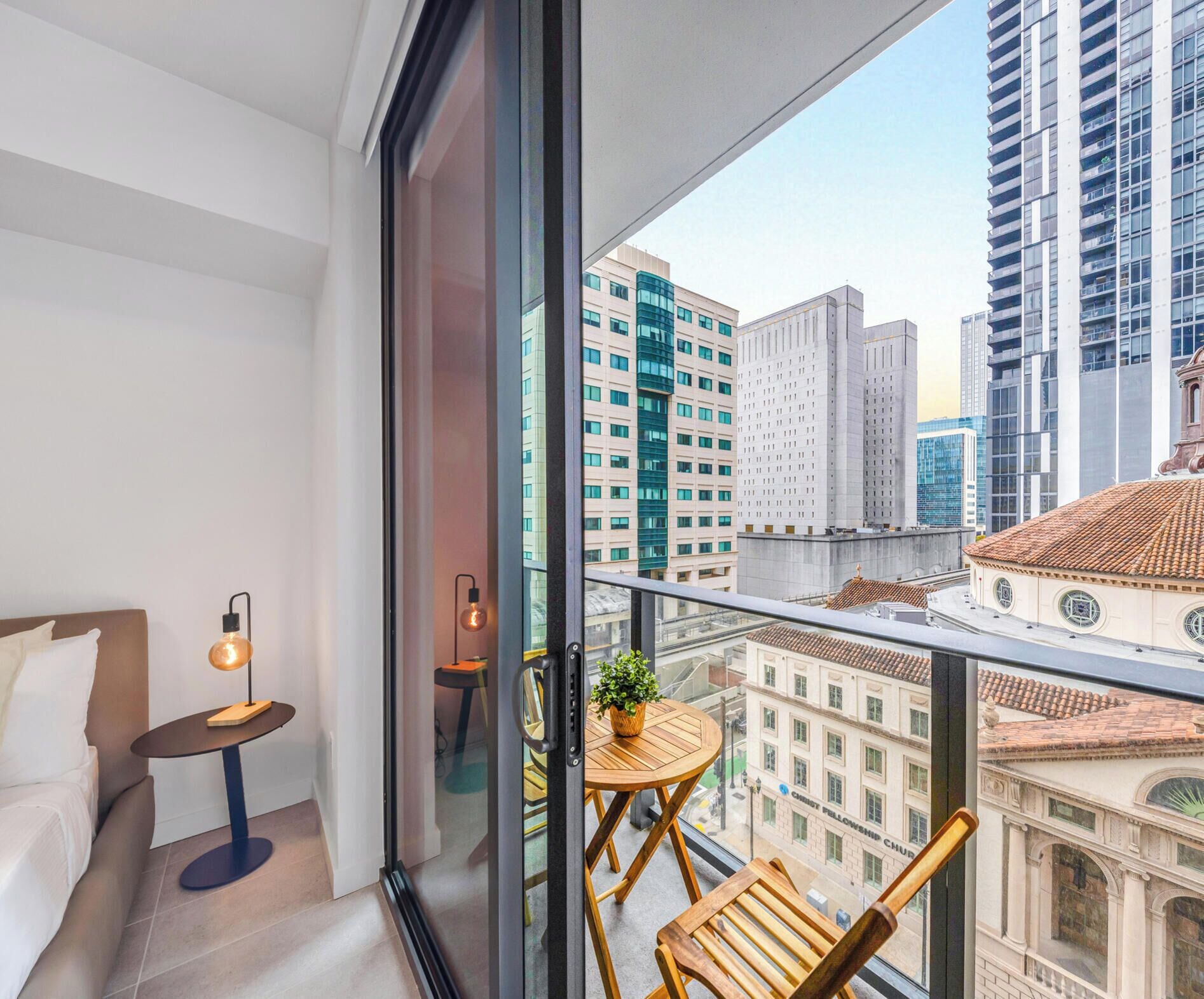 Studio, Balcony, City View | Interior
