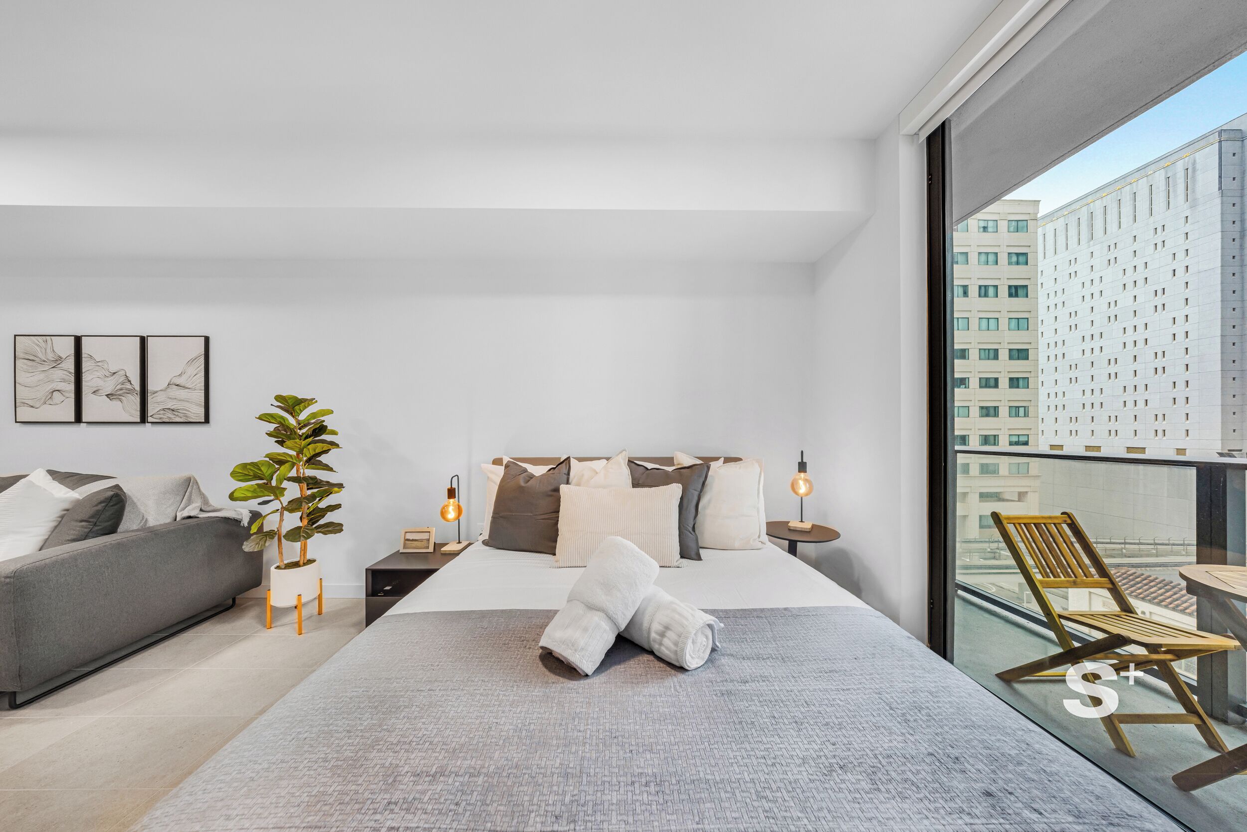 Studio, balcon, vue ville