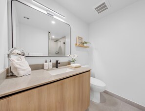 Studio, Balcony, City View | Bathroom | Shower, hair dryer, towels, soap - Stunning Skyline Studio - 501 First DTW (Miami)