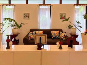 Bungalow Deluxe - utsikt mot trädgården | Gratis wi-fi