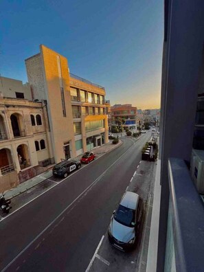 Balcony - Zen Apt in the Heart of Malta (Ta` Xbiex)