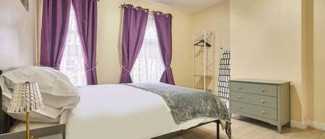 2 bedrooms, iron/ironing board, WiFi, bed sheets