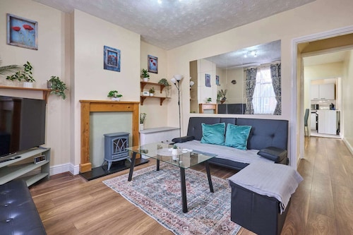 Host & Stay | Dover Retreat