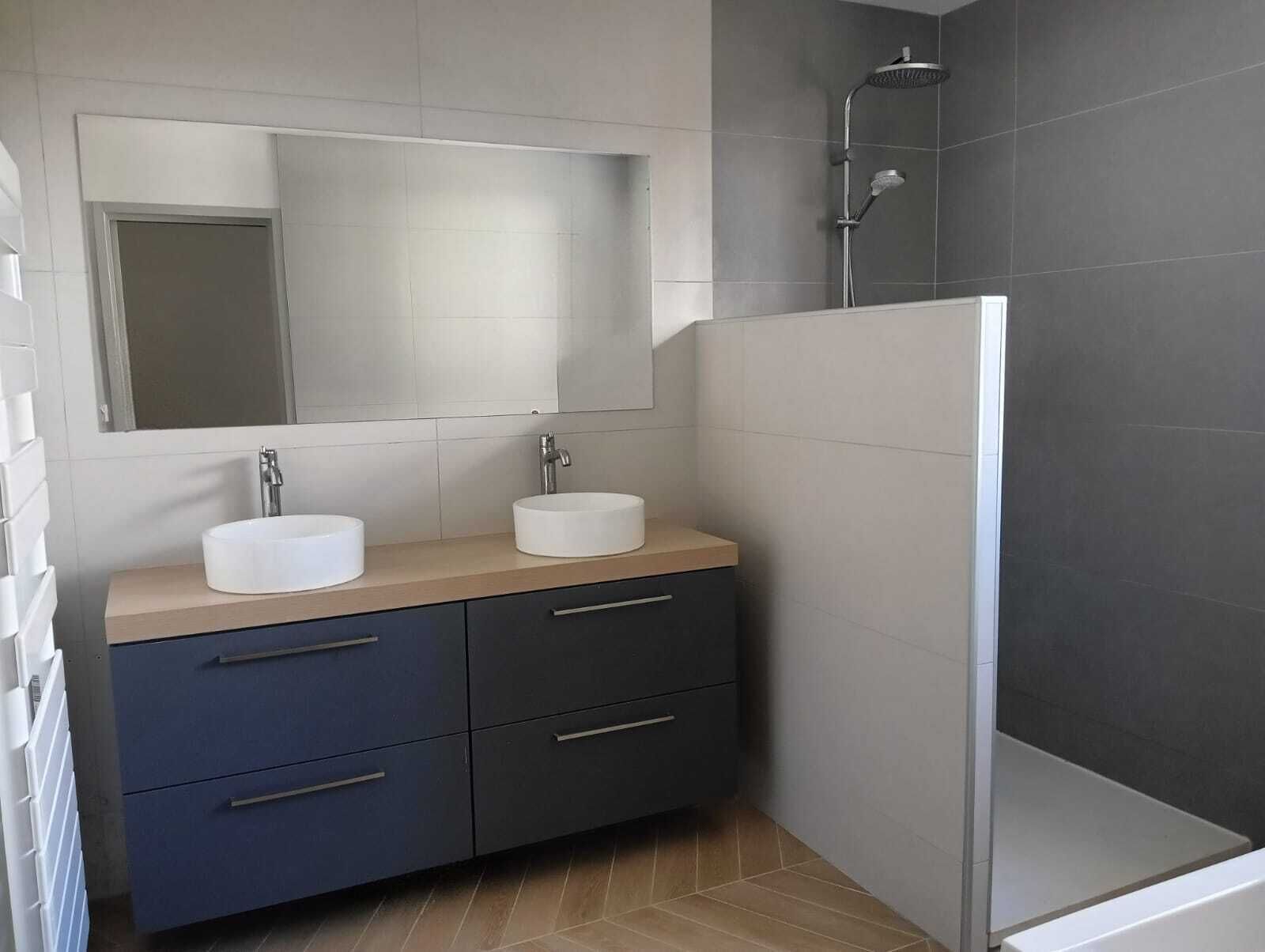 Shower, towels