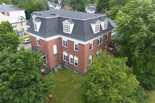 Room 1.5, 1st Floor, shared bath