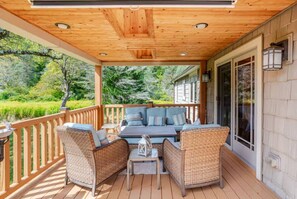 Terrace/patio - East Branch Nature House - Spring Water Retreat (East Branch)