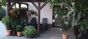 Guesthouse 'Holiday Home Near Müritz Shore' with Private Terrace, Garden & Wi-Fi