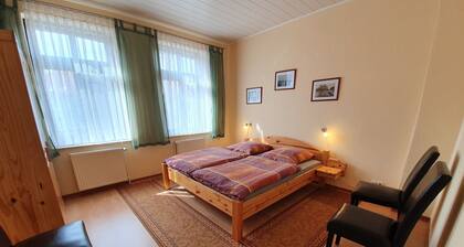 Maison dâhĂŽtes « Appartement prĂšs des rives de la MĂŒritz » avec balcon et Wi-Fi