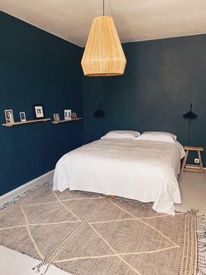 Room - Vrbo Property (Bordeaux)