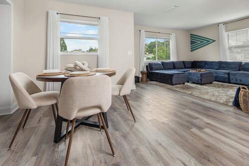 Spacious 3-bedroom house in Tampa[Near Airport][Near Stadium][Spacious Backyard]