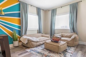Smart-TV, Bücher, Computerbildschirme