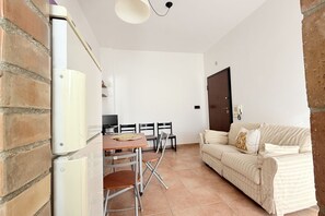 Living area - SE242 – Senigallia, comfortable two-room apartment a stone's throw from the sea (Senigallia)