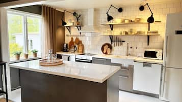 Fridge, microwave, oven, dishwasher