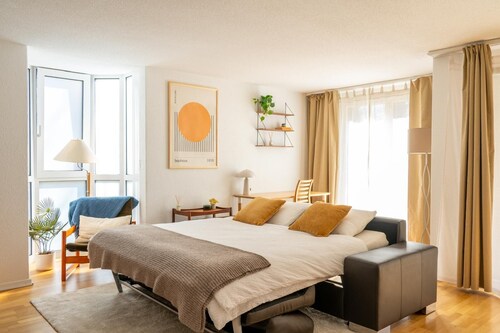 Central12 – Free Parking - Private Yard - Close to Bus - Close to Old Town Thun