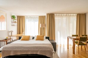 1 bedroom, iron/ironing board, WiFi, bed sheets