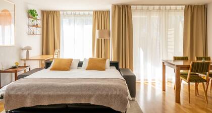 Central12 – Free Parking - Private Yard - Close to Bus - Close to Old Town Thun