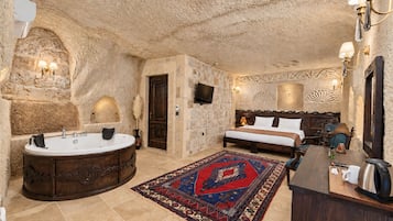 Deluxe Room | Egyptian cotton sheets, premium bedding, down duvets, memory-foam beds