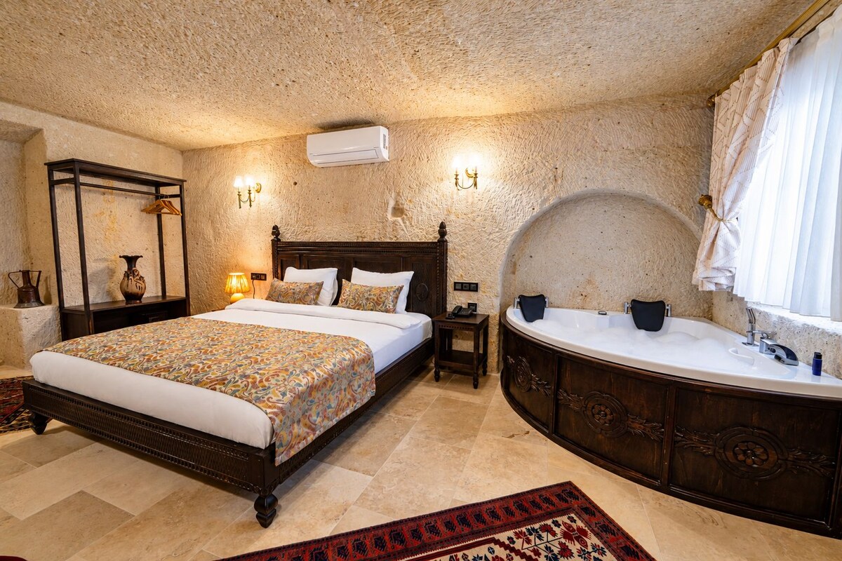 Superior Suite, Fireplace | Egyptian cotton sheets, premium bedding, down duvets, memory-foam beds
