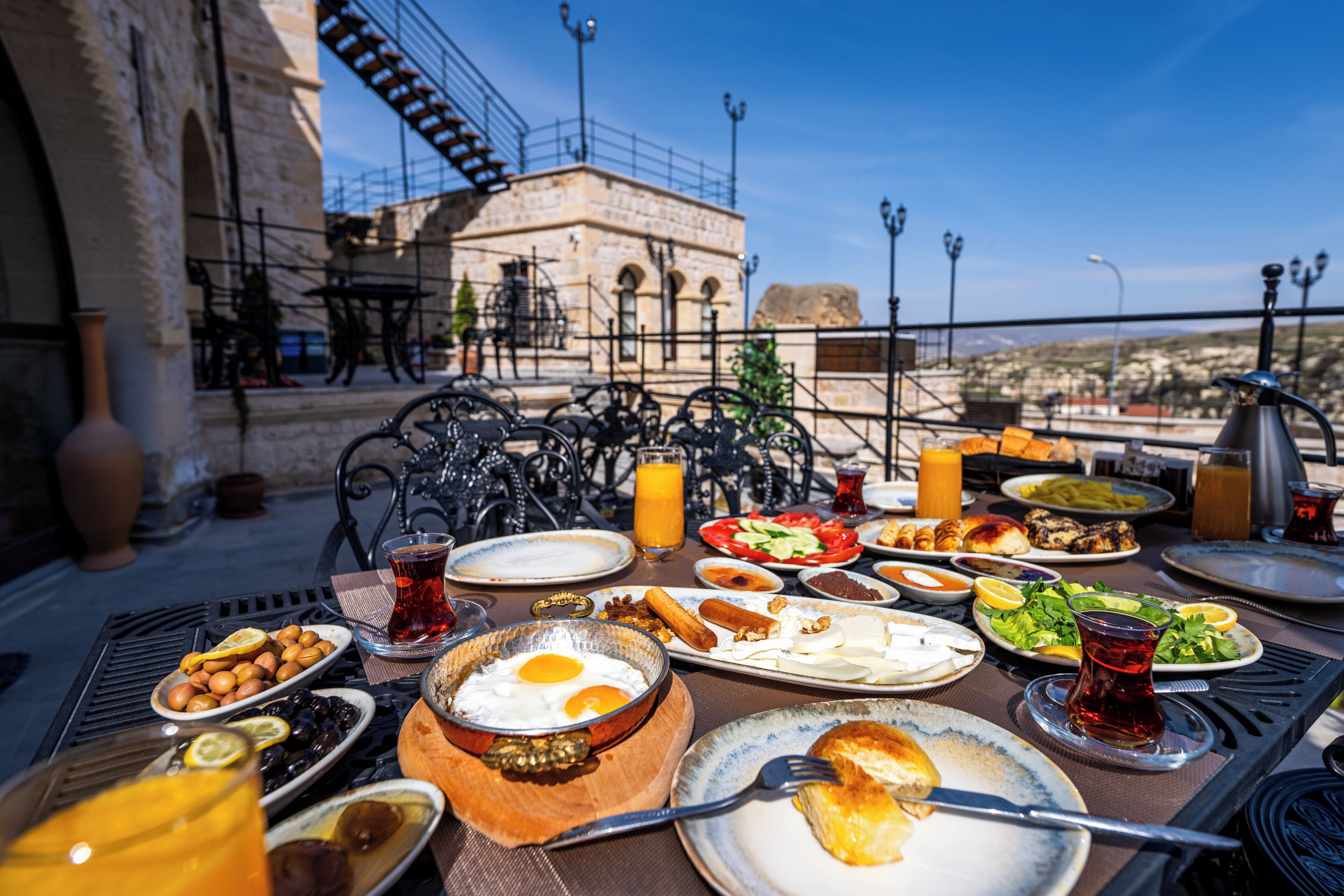 Free daily cooked-to-order breakfast