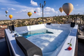Suite de luna de miel, terraza, vistas al valle | Vistas desde la habitación