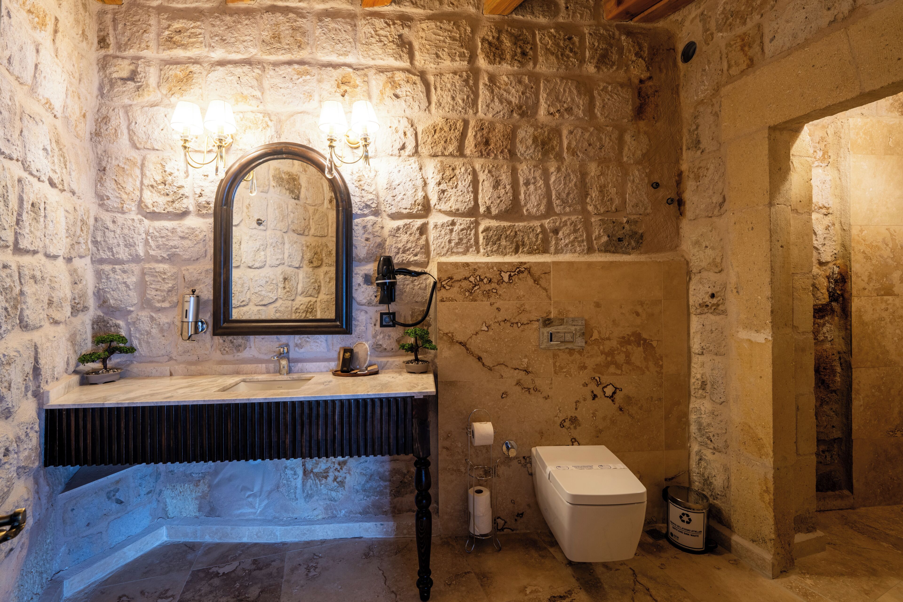 Honeymoon Double Room, Valley View | Bathroom