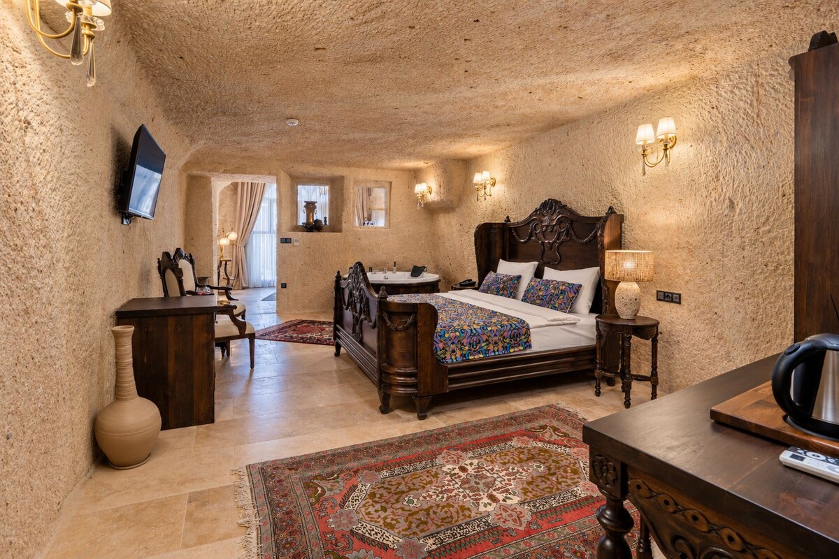Executive Room | Egyptian cotton sheets, premium bedding, down duvets, memory-foam beds