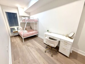 Desk, iron/ironing board, WiFi, bed sheets