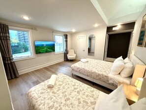 Iron/ironing board, WiFi, bed sheets - Luxury Chic Center City 2BR & 2Bath Apartment (Philadelphia)
