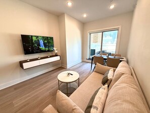 TV - Skyline Balcony | Luxury & Cozy Center City 1BRApt (Philadelphia)