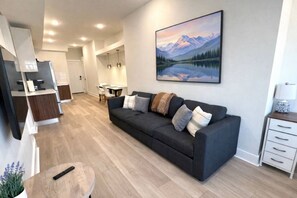 TV - Classic Luxury & Comfy 1 BR Apt | Center City (Philadelphia)