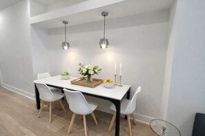 Dining - Classic Luxury & Comfy 1 BR Apt | Center City (Philadelphia)